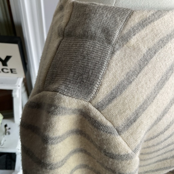 Burberry Stripped Top - Picture 3 of 7